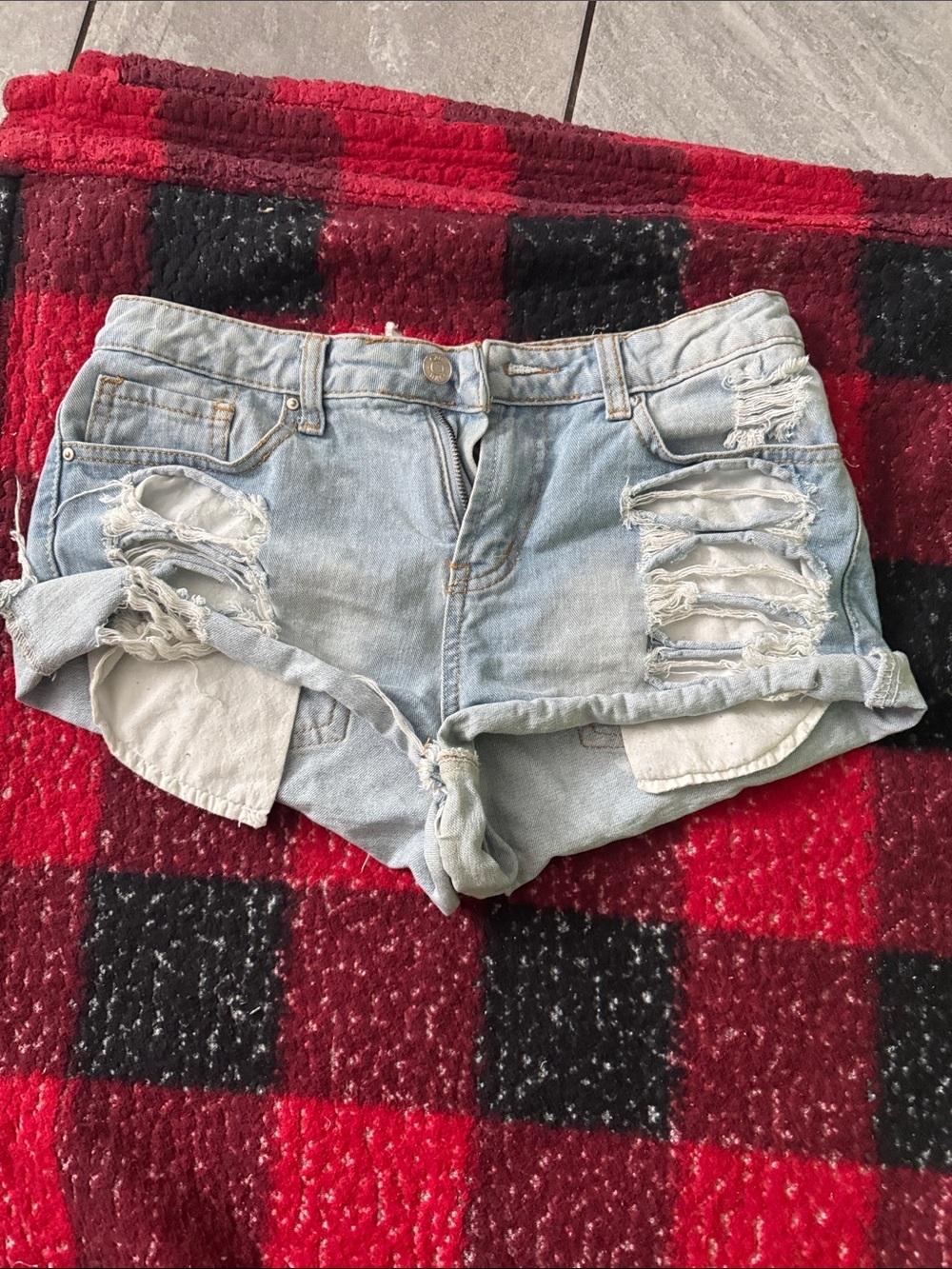 Light Wash Distressed Women’s Denim Shorts